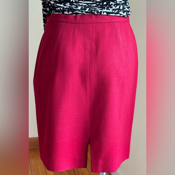 Jones New Your Vintage Beautiful Mini Red Wine Skirt 100% Worsted Wool S… - Picture 4 of 10